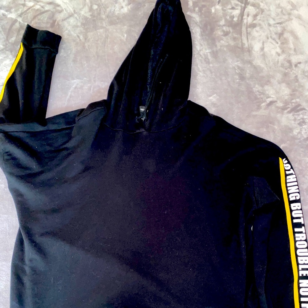 Cropped hoodie
